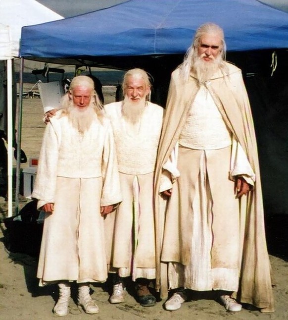 Ian Mckellen With His Stunt Doubles On The Set Of Lotr


https://www.reddit.com/r/Moviesinthemaking/comments/wyl7p/gandalfs_stunt_and_riding_doubles_lord_of_the/