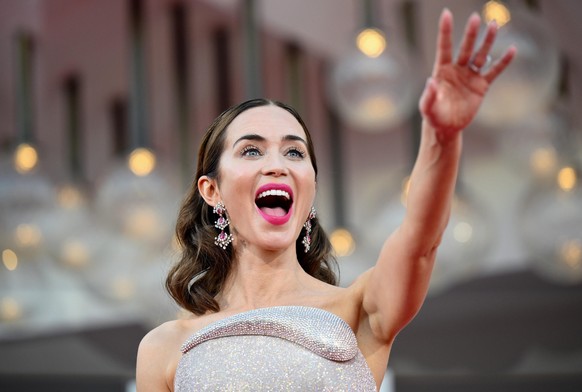 epaselect epa12343922 British actor Emily Blunt arrives for the premiere of &#039;The Smashing Machine&#039; during the 82nd annual Venice International Film Festival, in Venice, Italy, 01 September 2 ...