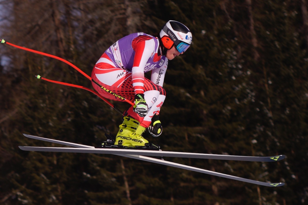 Austria's Ramona Siebenhofer speeds down the course during a women's skiing World Cup downhill in Cortina d'Ampezzo, northern Italy, Saturday, Jan. 19, 2019. (AP Photo/Domenico Stinelli ...