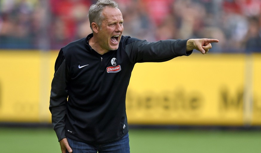 Freiburg-Trainer Christian Streich peitscht seine Mannen nach vorne.