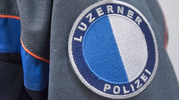 Anhänger des Berner Fussball-Clubs Young Boys lieferten sich nach dem Spiel gegen den FC Luzern im Luzerner Bahnhof Scharmützel mit der Polizei. (Symbolbild)