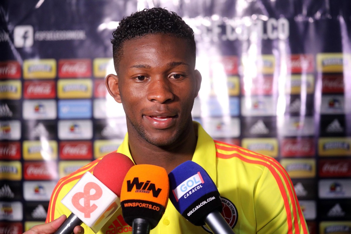 epa06771585 Colombia's Jefferson Lerma attends a press conference at the Milanello training center in Carnago, Italy, 29 May 2018. Colombia's national team prepares for the FIFA World Cup 20 ...