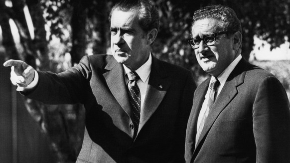 1972 US Presidency, Cabinet. US President Richard Nixon and Secretary of State Henry Kissinger at Nixon s Florida retreat. Florida, 1972. Courtesy Everett Collection PUBLICATIONxINxGERxSUIxAUTxONLY Co ...