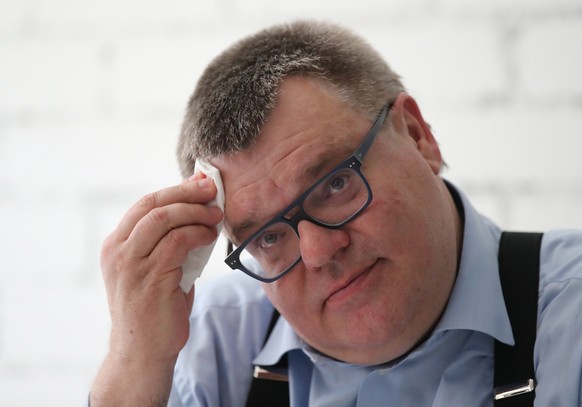 epa08478965 Viktor Babariko, a candidate in Belarus&#039; 2020 presidential elections and the former head of Belgazprombank, addresses reporters during a press conference in Minsk, Belarus, 11 June 20 ...