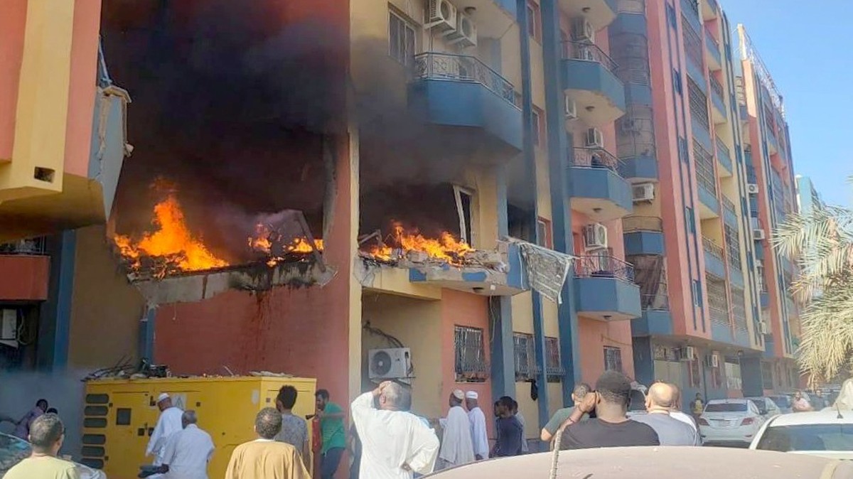 KHARTOUM, SUDAN - APRIL 20: A view of the area as a fire broke out after a house was hit in the Lamab district during clashes between the Sudanese Armed Forces and the paramilitary Rapid Support Force ...
