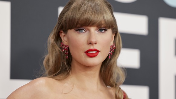 epa11871378 US singer-songwriter Taylor Swift on the red carpet for the 67th annual Grammy Awards ceremony at Crypto.com Arena in Los Angeles, California, USA, 02 February 2025. EPA/ALLISON DINNER