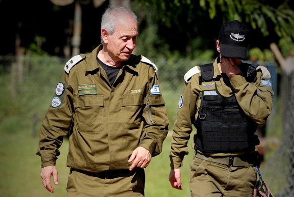 epa07328189 Israeli soldiers work in the search and rescue of victims after the breakage of a mine&#039;s dam, in Brumadinho, Brazil, 28 January 2019. The 130 Israeli soldiers who arrived in Brazil to ...