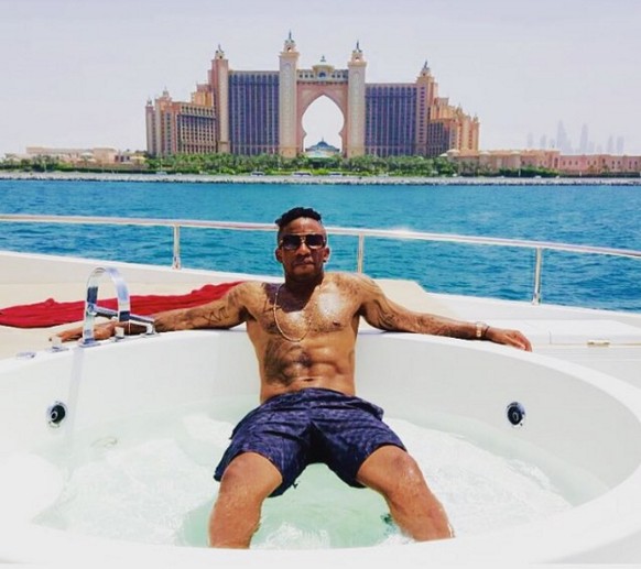Wir stellen vor: Jefferson Farfan, Profi-Fussballer. Verdiente im April 2014 pro fünf Sekunden Spielzeit etwa so viel wie du und ich im Monat. &nbsp;
