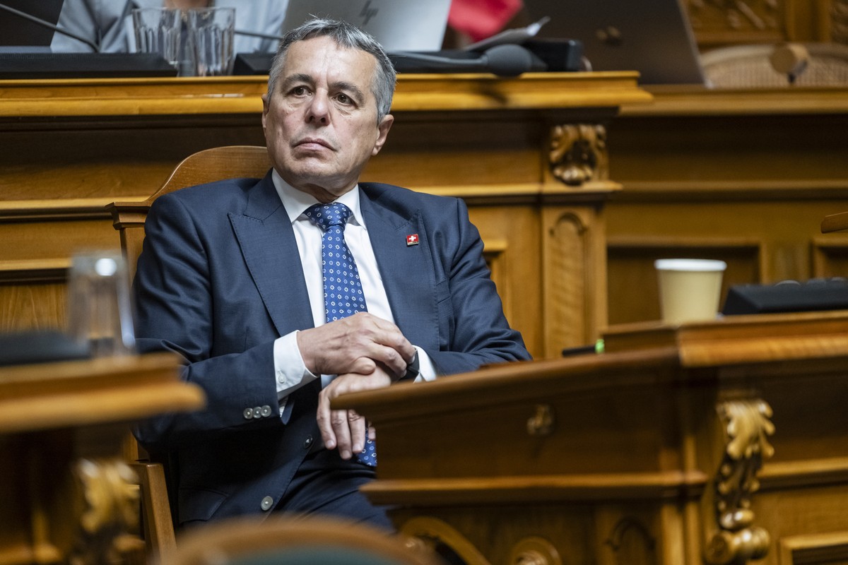 Bundesrat Ignazio Cassis hoert einem Votum zum Aussenpolitischen Bericht 2023 zu, an der Herbstsession der Eidgenoessischen Raete, am Montag, 9. September 2024 im Nationalrat in Bern. (KEYSTONE/Alessa ...
