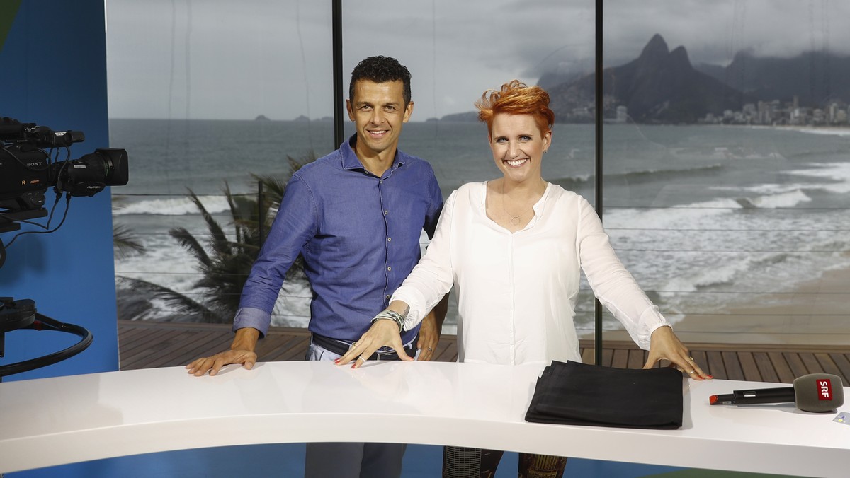 Swiss sport moderators Jann Billeter, left, and Steffi Buchli, right, are pictured during a media tour in the SRG TV-Studio at Ipanema beach, in Rio de Janeiro, Brazil, prior to the Rio 2016 Olympic S ...