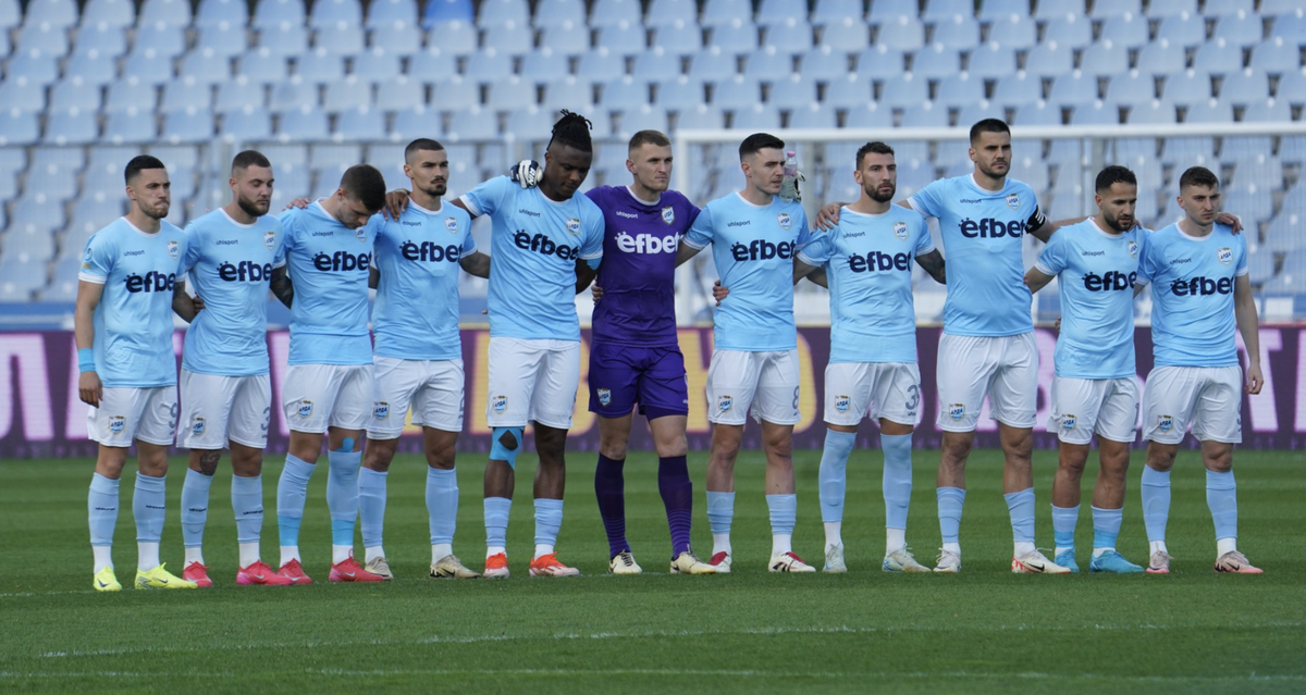 Der bulgarische Erstligist PFC Arda Kardaschali hält eine Schweigeminute zu Ehren eines Spielers ab. Doch der ist gar nicht tot. Familie und Bekannte reagierten verstört.