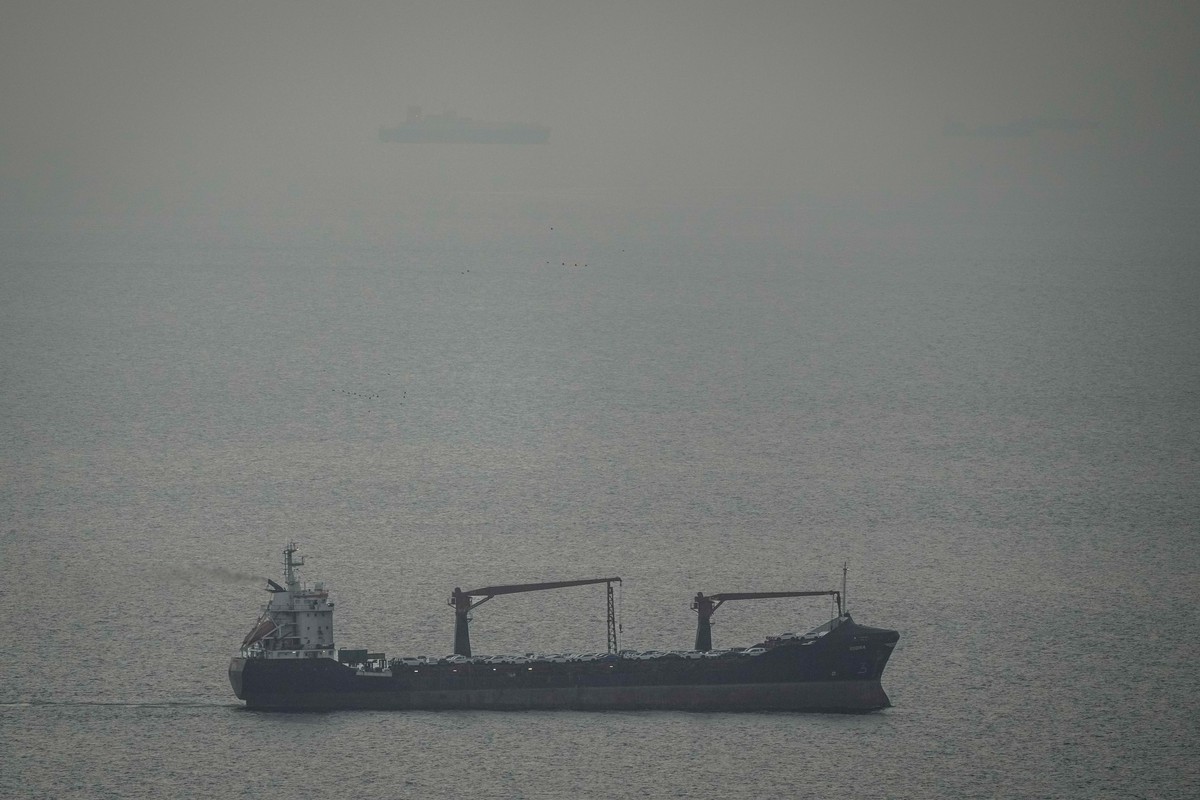A cargo ship carrying vehicles sails through the Arabian Gulf toward the Strait of Hormuz in the United Arab Emirates, Sunday, March 22, 2026. (AP Photo)
Emirates Iran War