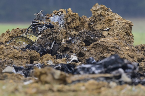 Der Aufprall war so heftig, dass vom Flugzeug nicht mehr viel zu erkennen war.