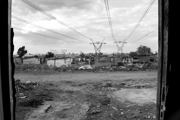 Blick aus der «Nyaope-Hütte» auf ein «squatter camp» in Thokoza.