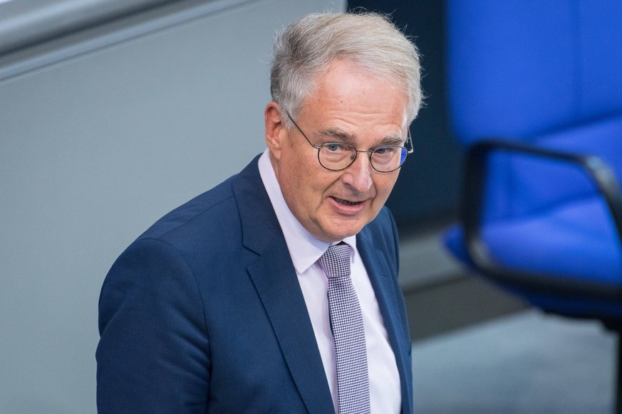 Berlin, Plenarsitzung im Bundestag Deutschland, Berlin - 18.09.2020: Im Bild ist Roland Hartwig, AfD w