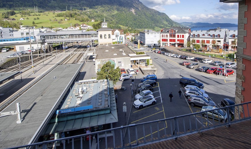 Der Bahnhofplatz von Goldau am Mittwoch, 15. Mai 2019. Das Stimmvolk stimmt am Sonntag, 19. Mai 2019 ueber die Neugestaltung und einen Baukredit von 18 Millionen Franken, welche vom Kanton und der Gem ...