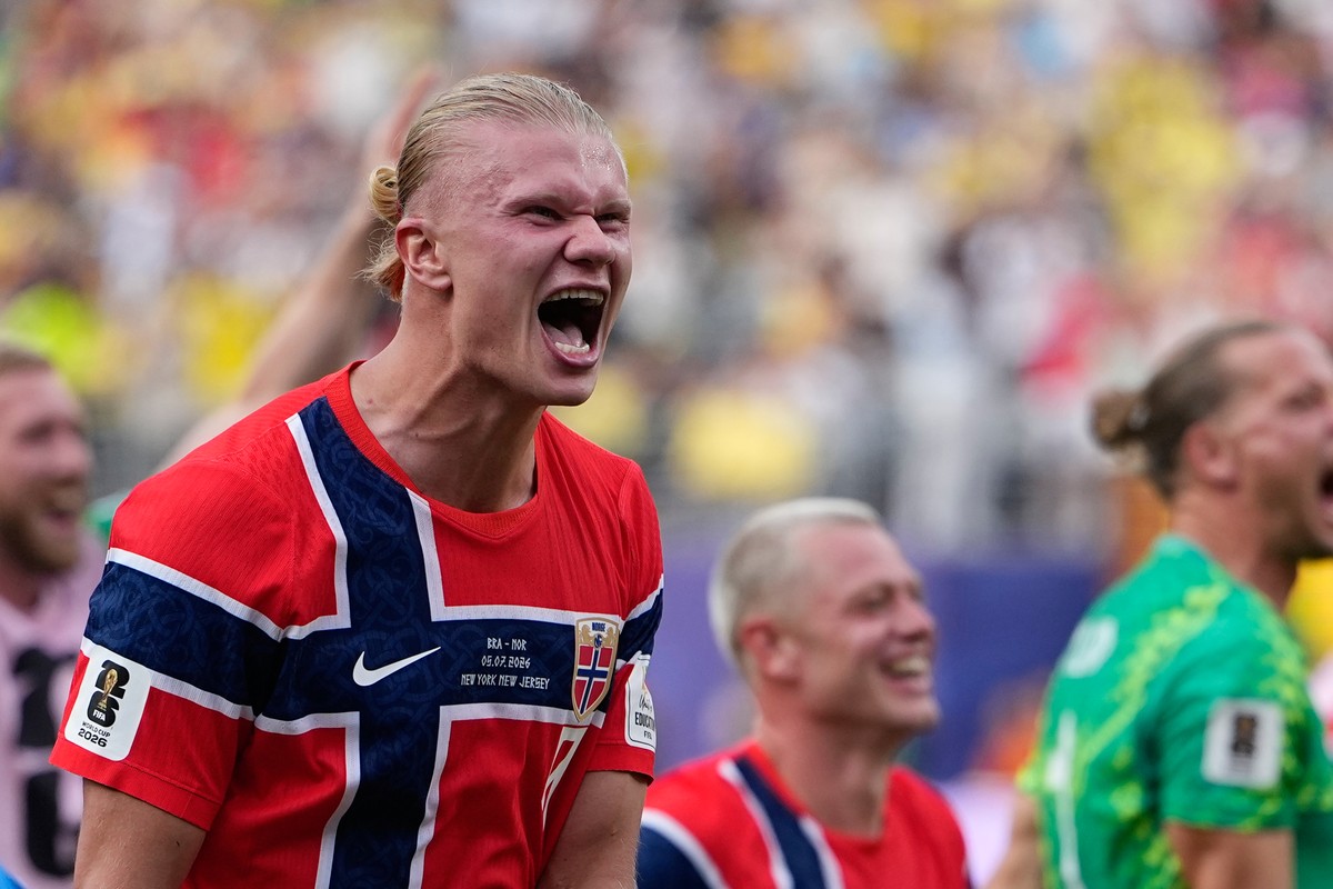 Norway's Erling Haaland (9) celebrates after the World Cup round of 16 soccer match between Brazil and Norway in East Rutherford, N.J., near New York, Sunday, July 5, 2026. (AP Photo/Frank Frankl ...