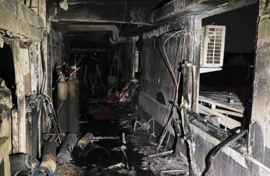 Bagdad: Laut Medienberichten explodierte eine der Sauerstoffflaschen, woraufhin sich Feuer im Spital ausbreitete.