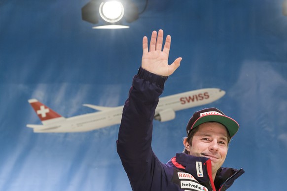 Beat Feuz from Switzerland reacts during the bib ceremony for the men&#039;s downhill race at the Alpine Skiing FIS Ski World Cup in Wengen, Switzerland, Friday, January 12, 2018. (KEYSTONE/Anthony An ...