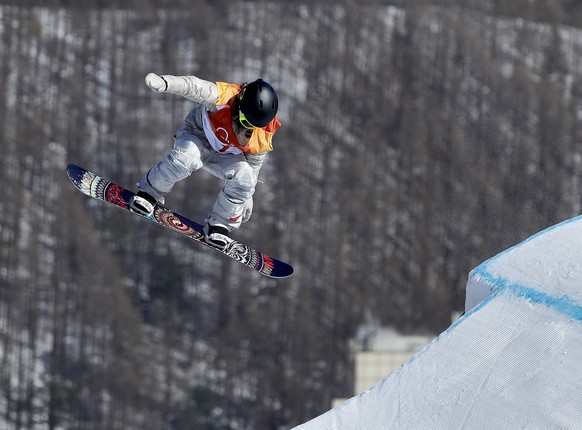 Jamie聽Anderson, of the United States, jumps during the women&#039;s slopestyle final at Phoenix Snow Park at the 2018 Winter Olympics in Pyeongchang, South Korea, Monday, Feb. 12, 2018. (AP Photo/Greg ...