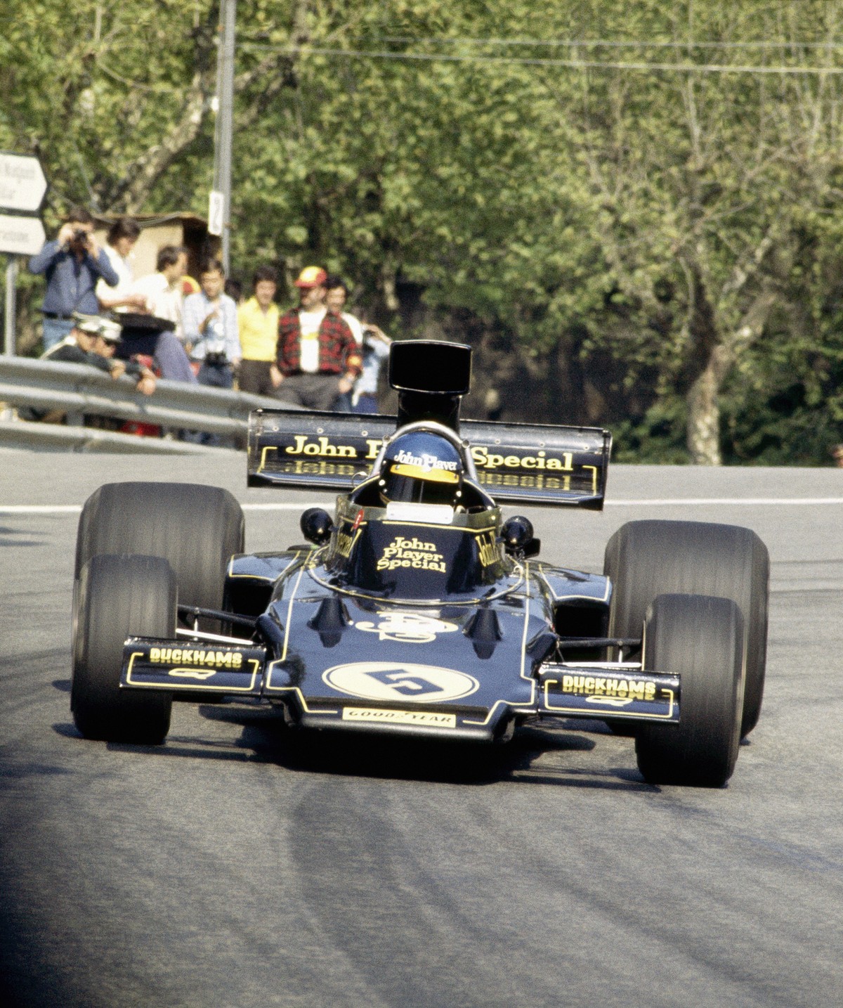 1975, Montjuic Park, Gran Premio de España: Ronnie Peterson im legendären Lotus 72.