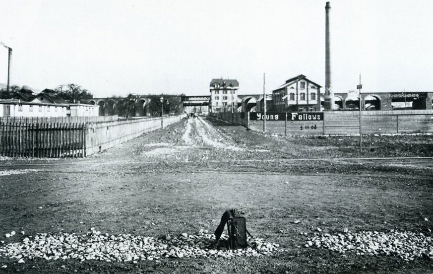 Blick Richtung Kehrichtverbrennungsanstalt an der Josefstrasse von der Hardstrasse aus.