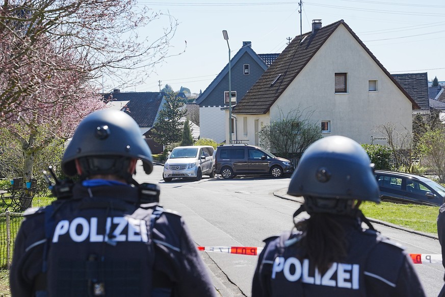 06.04.2025, Rheinland-Pfalz, Weitefeld: Eine Stra