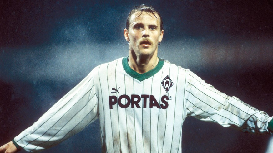 Bildnummer: 04243295 Datum: 16.03.1988 Copyright: imago/Kicker/Liedel
Thomas Schaaf (Bremen); SV Werder Bremen, UEFA Cup, Pokal, Europapokal, Vdia, quer, close, DEUTSCHSPRACHIGE SPORTZEITSCHRIFTEN UN ...