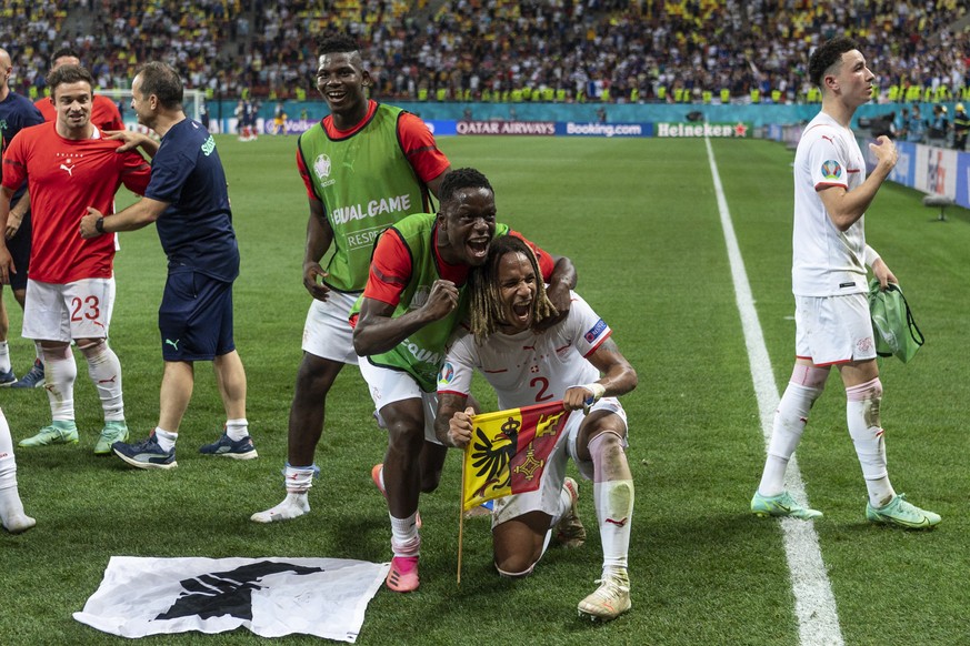epa09309803 Players of Switzerland celebrate after winning the UEFA EURO 2020 round of 16 soccer match between France and Switzerland in Bucharest, Romania, 28 June 2021. EPA/JEAN-CHRISTOPHE BOTT (RES ...