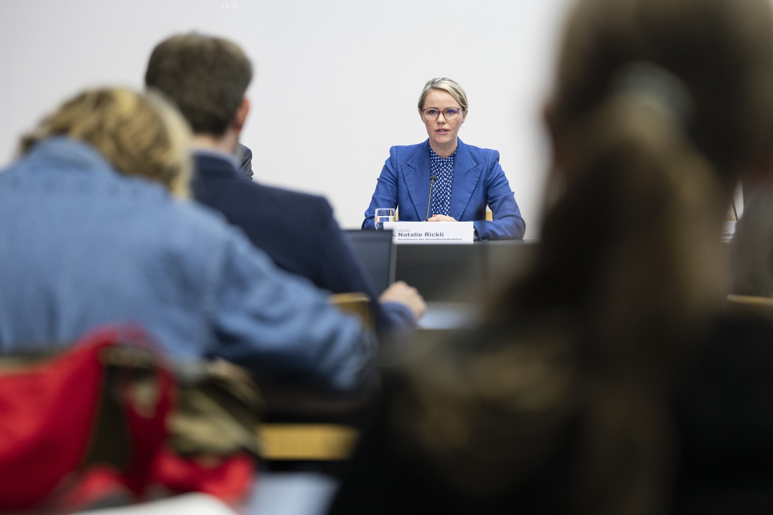 Regierungsraetin Natalie Rickli, informiert an einer Medienkonferenz zur Versorgung von Transgender-Jugendlichen, Schutz vor irreversiblen Eingriffen bei Minderjaehrigen, aufgenommen am Montag, 7. Jul ...