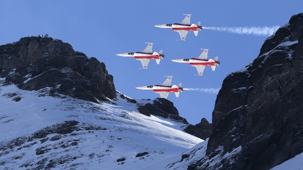 Patrouille-Suisse-verliert-Ende-2027-ihre-F5-Flieger-St-nderat-groundet-Tiger-Kampfjets