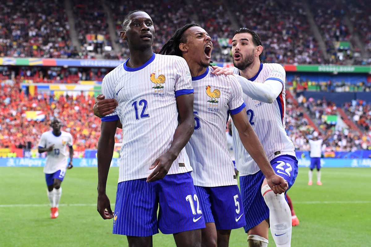 Fu�ball UEFA EURO, EM, Europameisterschaft,Fussball 2024 Achtelfinale Frankreich - Belgien am 01.07.2024 in der D�sseldorf Arena in D�sseldorf Torjubel / Jubel / Tor zum 1:0 durch Randal Kolo Muani Fr ...