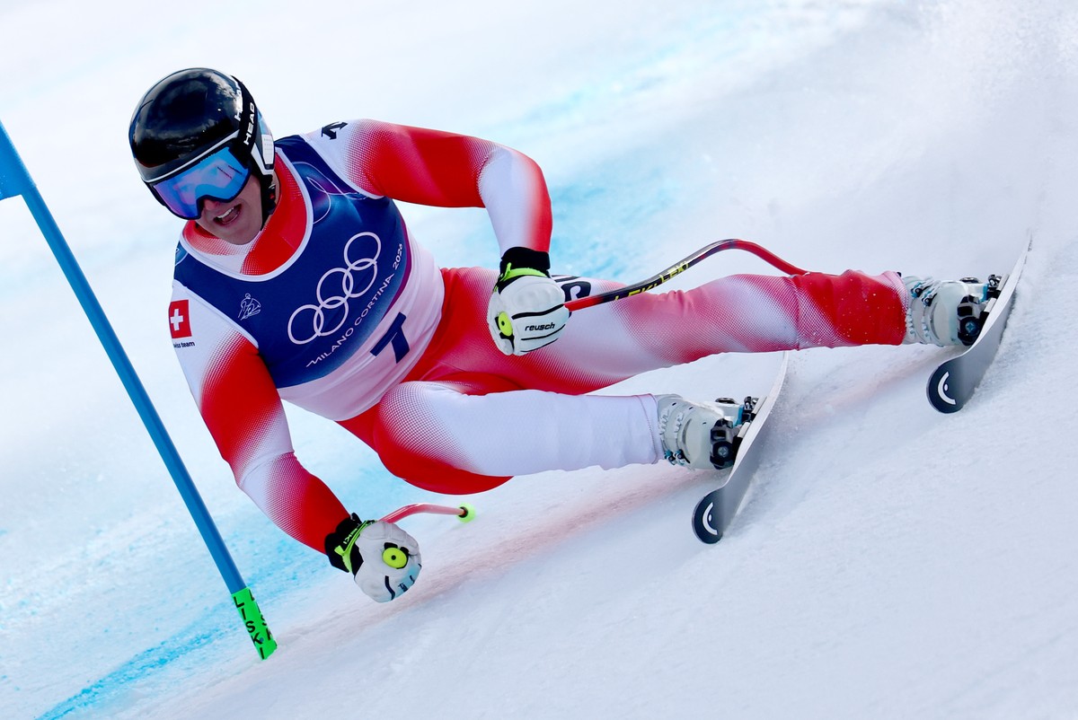 epa12726332 Franjo von Allmen of Switzerland competes in the Men's Super G of the Alpine Skiing competitions at the Milano Cortina 2026 Winter Olympic Games, Stelvio ski centre in Bormio, Italy,  ...