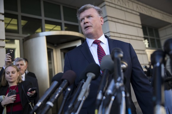 epa06298834 Kevin Downing, Attorney for Paul Manafort, delivers remarks outside of the E. Barrett Prettyman Federal Courthouse in Washington, DC, USA, 30 October 2017. Manafort, a Former Campaign Mana ...