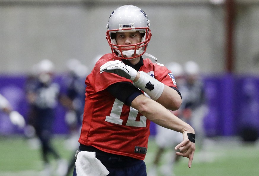 New England Patriots quarterback Tom Brady throws during a practice Thursday, Feb. 1, 2018, in Minneapolis. The Patriots are scheduled to face the Philadelphia Eagles in the NFL Super Bowl 52 football ...