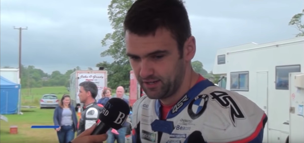 William Dunlop nach einem Sieg im Jahre 2015.&nbsp;