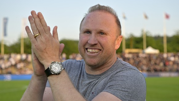 Lausannes Trainer Ludovic Magnin freut sich ueber den Aufstieg in die Super League nach dem Fussball Meisterschaftsspiel der Challenge League zwischen dem FC Aarau und dem FC Lausanne-Sport im Stadion ...