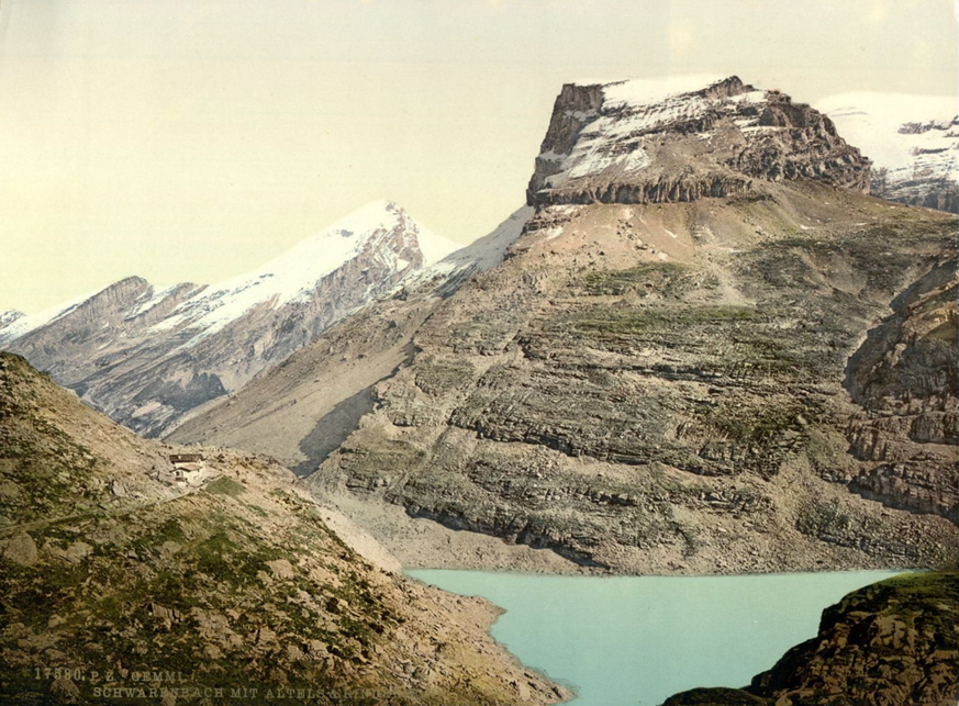 Gemmi, Hotel Schwarenbach mit Altels und Rinderhorn.