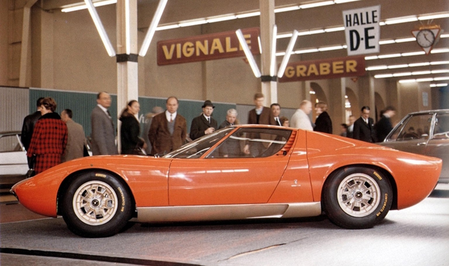 Lamborghini miura 1966 geneve geneva genf auto salon italien sportwagen supercar http://www.kidston.com/kidston-news-item/204/Happy-Birthday!-The-Lamborghini-Miura-is-50-Today