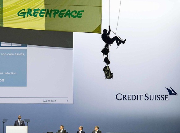 Die Grossbanken UBS und CS werden weiterhin von Greenpeace f