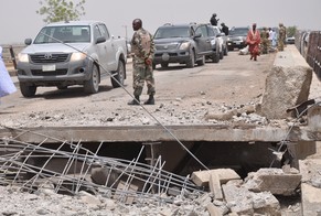 Eine von Boko Haram angegriffene Brücke an der Grenze zwischen Nigeria und Kamerun. Die islamistische Terrorgruppe aus Nigeria greift vermehrt auch Ziele im Nachbarland Kamerun an.
