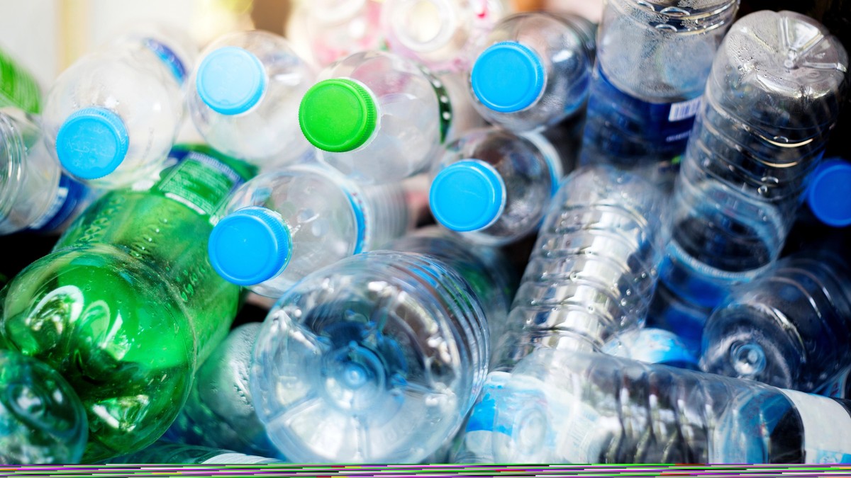 219 Tonnen Mikroplastik gelangen in der Schweiz jedes Jahr aus der Luft in Böden und Gewässer. Dies belegt eine neue