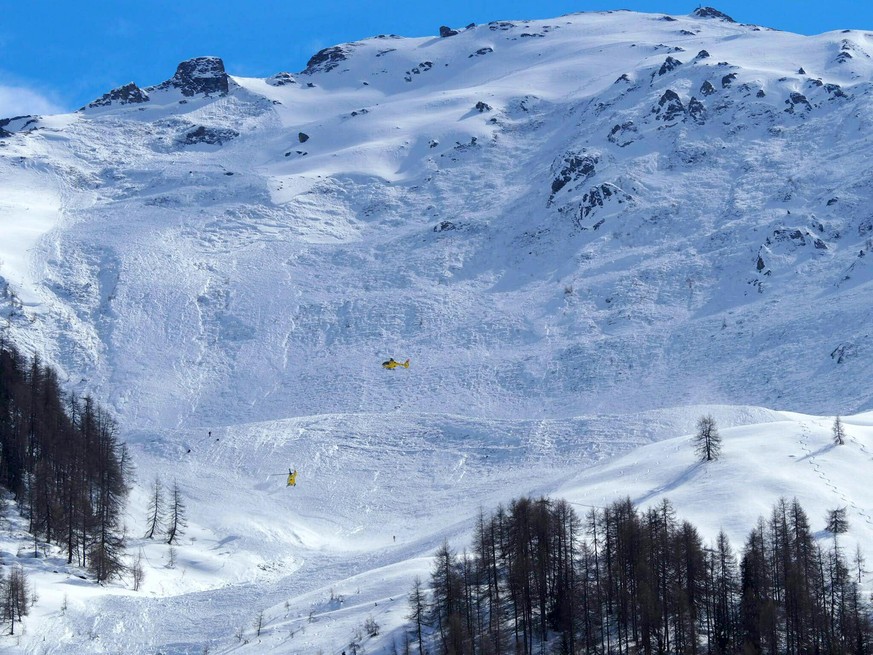 Ein Lawinenabgang am Mittwoch, 15. Maerz 2017, im Bereich des Jochgrubenkopfs in Tirol hat mindestens drei Todesopfer gefordert. Ein Verschuetteter wurde noch vermisst. Die Lawine duerfte rund 700 Met ...