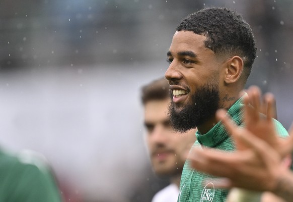 &lt;p&gt;Für rund 10 Mio. Euro verlässt &lt;strong&gt;Willem Geubbels&lt;/strong&gt; den FC St.Gallen. Der französische Stürmer geht neu für den &lt;strong&gt;Paris FC&lt;/strong&gt; auf Torejagd.&lt; ...
