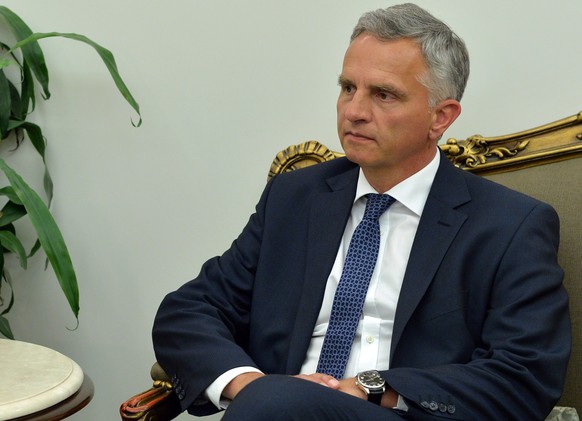 epa05326641 Swiss Foreign Minster Didier Burkhalter meets with Lebanese Foreign Affairs Minister, Gibran Bassil (not pictured) at the Foreign Ministry in Beirut, Lebanon, 24 May 2016. Burkhalter is on ...