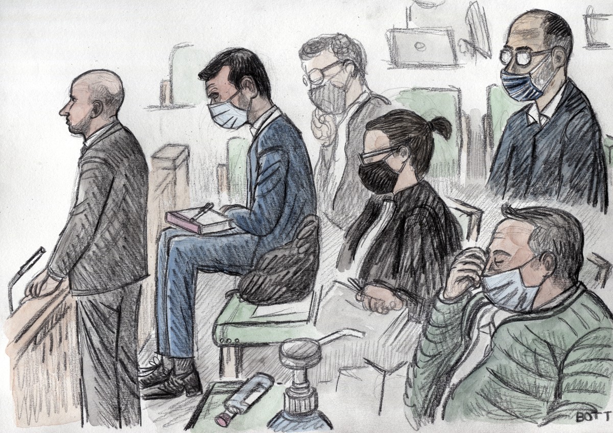 GERICHTSZEICHNUNG - Un dessin montre le conseiller d'Etat genevois Pierre Maudet, deuxieme depuis la gauche, sur le banc des accuses en compagnie de Patrick Baud-Lavigne, gauche, ancien directeur ...