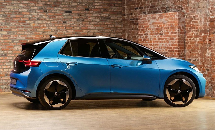Der ID.3 ist mit 4,26 Metern praktisch gleich lang wie der aktuelle VW Golf VIII – und nun auch ungefähr gleich teuer.