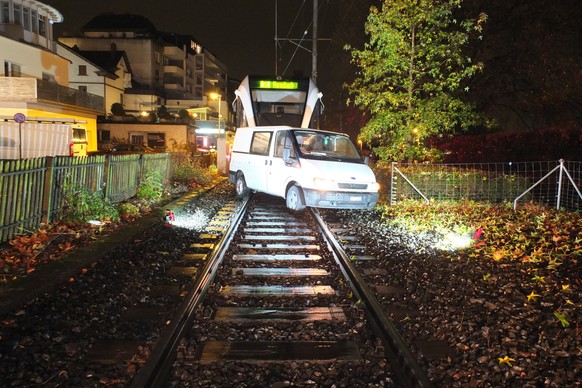 Kollision zwischen Zug und Lieferwagen in Rorschach, 18.11.2016