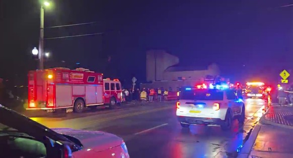 The roof of a theater collapses in Belvidere, USA