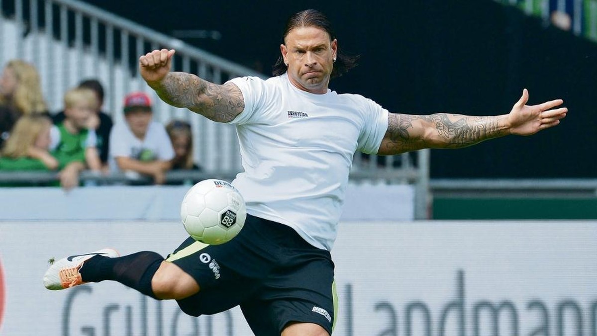 Tim Wiese liegt ein Angebot&nbsp;des weltweit grössten Wrestling-Veranstalters WWE vor.
